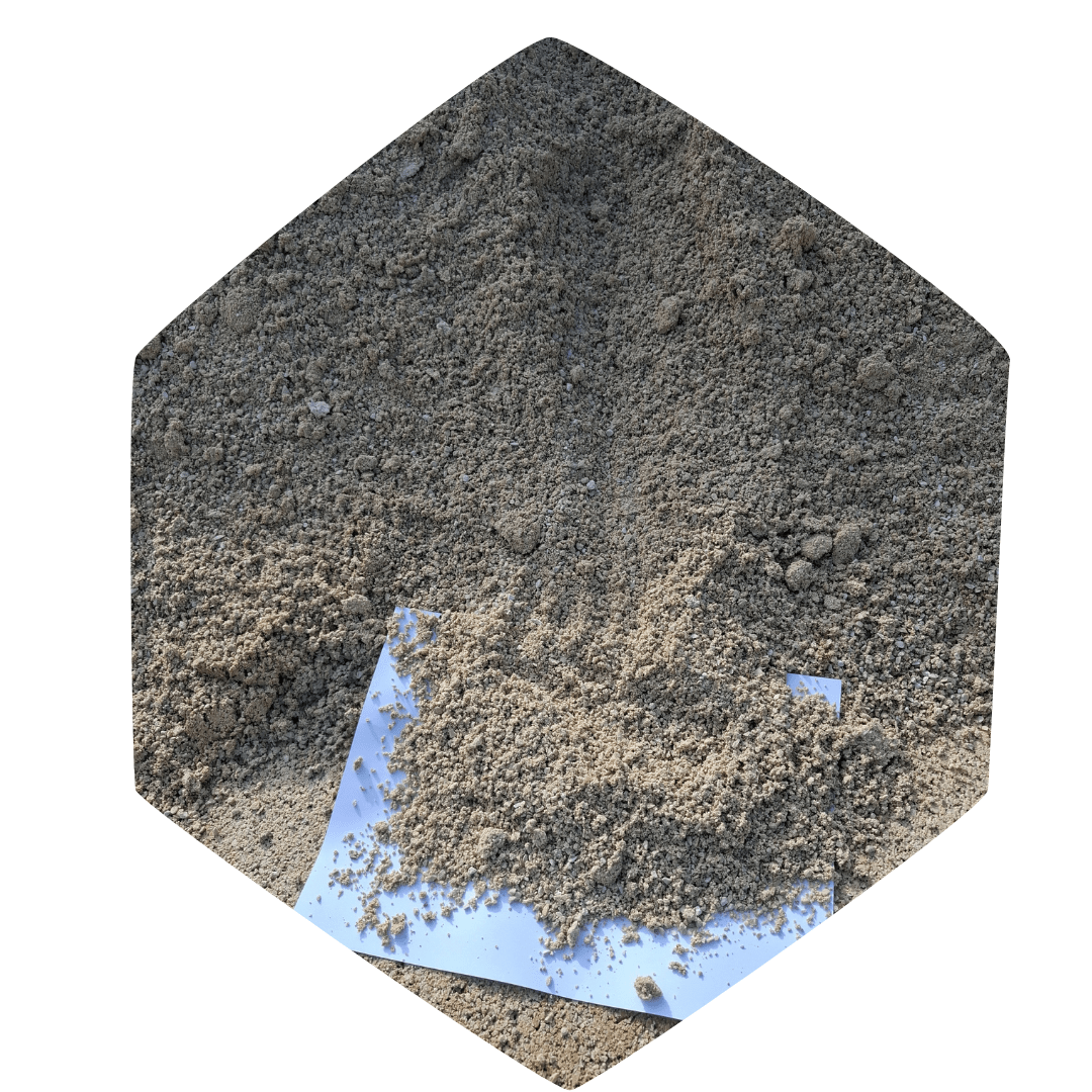 Sable 0/4 clapicette pour terrain de boule . Vente et livraison en Ardèche aux particuliers et professionnels chez Souche Agrégats